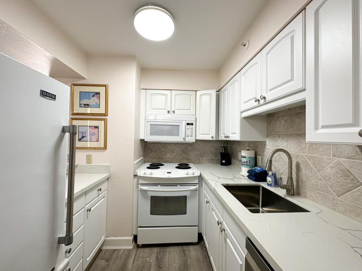 Kahana Incredible Beachfront 1Br - Sleeps 4 Awesome Location And In The Center Of Restaurants Many Beaches Golf And More 빌라 외부 사진